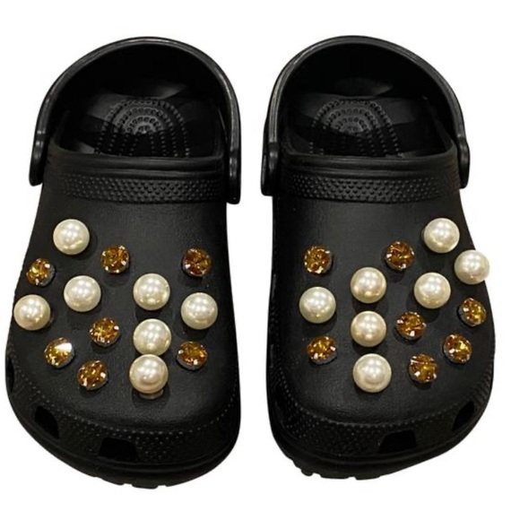 Crocs Charms Gold Diamonds and Pearls Set - Picture 2 of 5